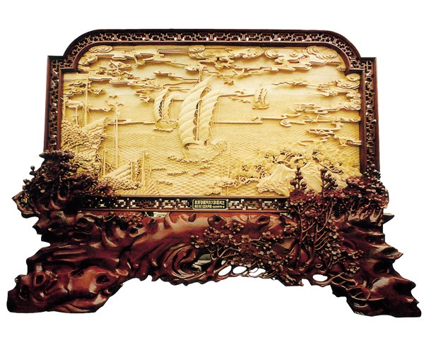 1638520667618840.jpg 1997年牽頭組織制作東陽木雕屏風《航歸》 作為浙江省人民政府賀禮被贈予香港特別行政區政府.jpg