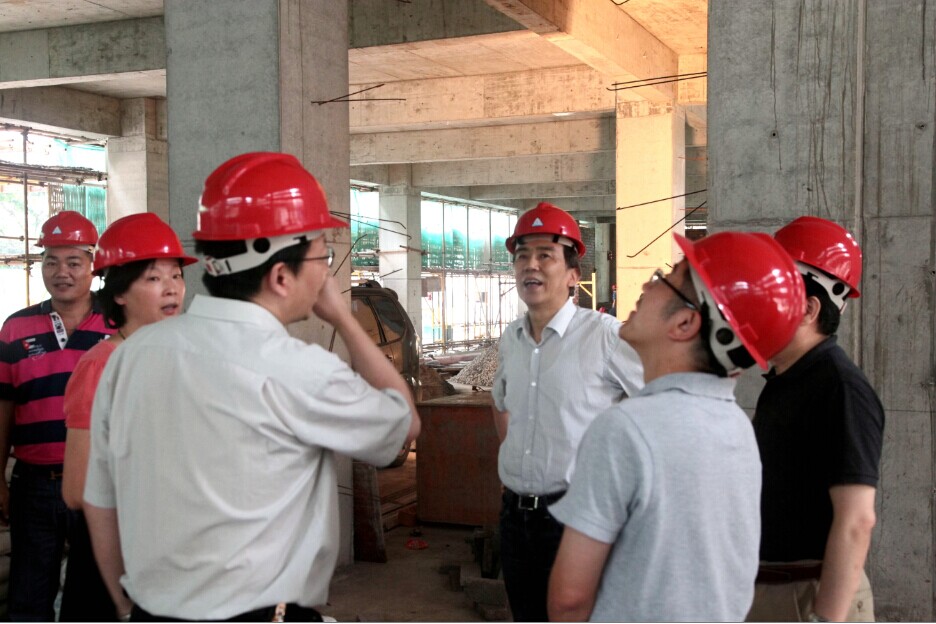 沈志云總經理一行視察佑圣大廈項目