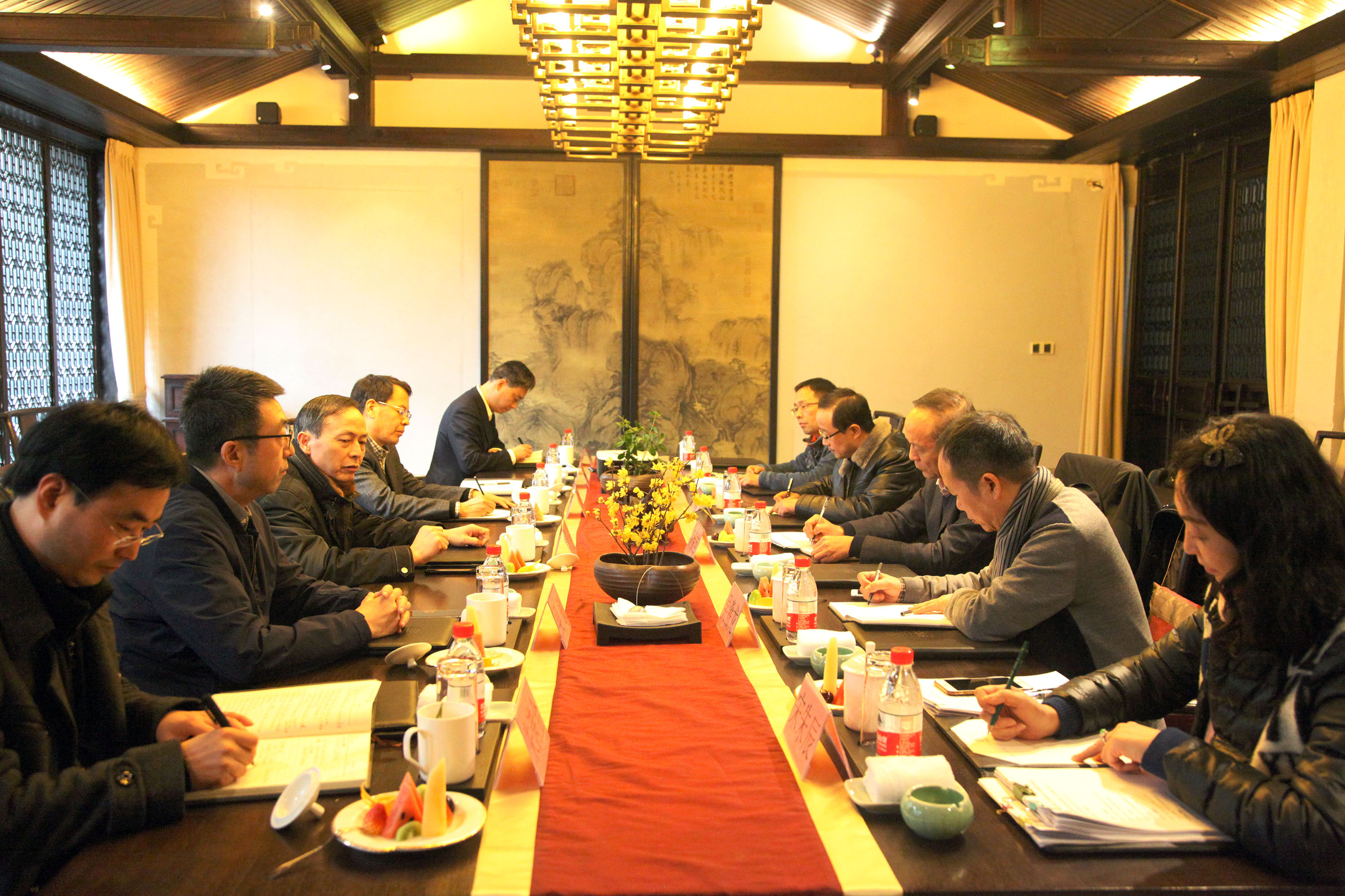 創新參股企業管理方式激活企業發展動力 ——集團公司黨委書記總經理虞岳明一行赴匯孚集團調研