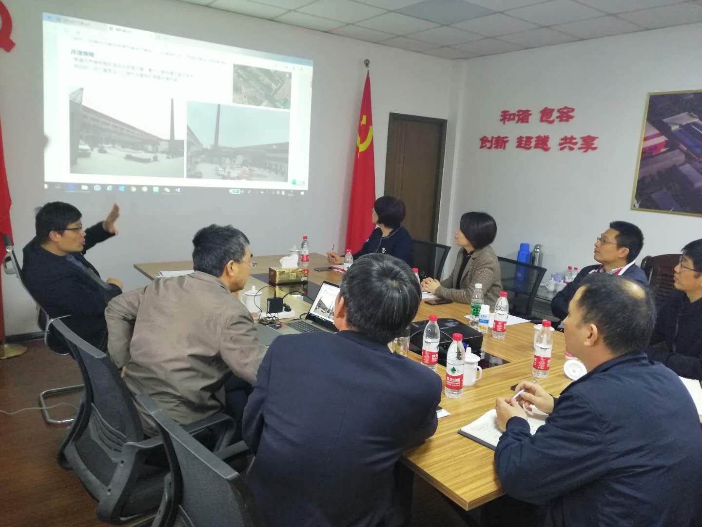 商業(yè)公司召開信聯(lián)鋼廠二期工程改造項目現(xiàn)場推進會