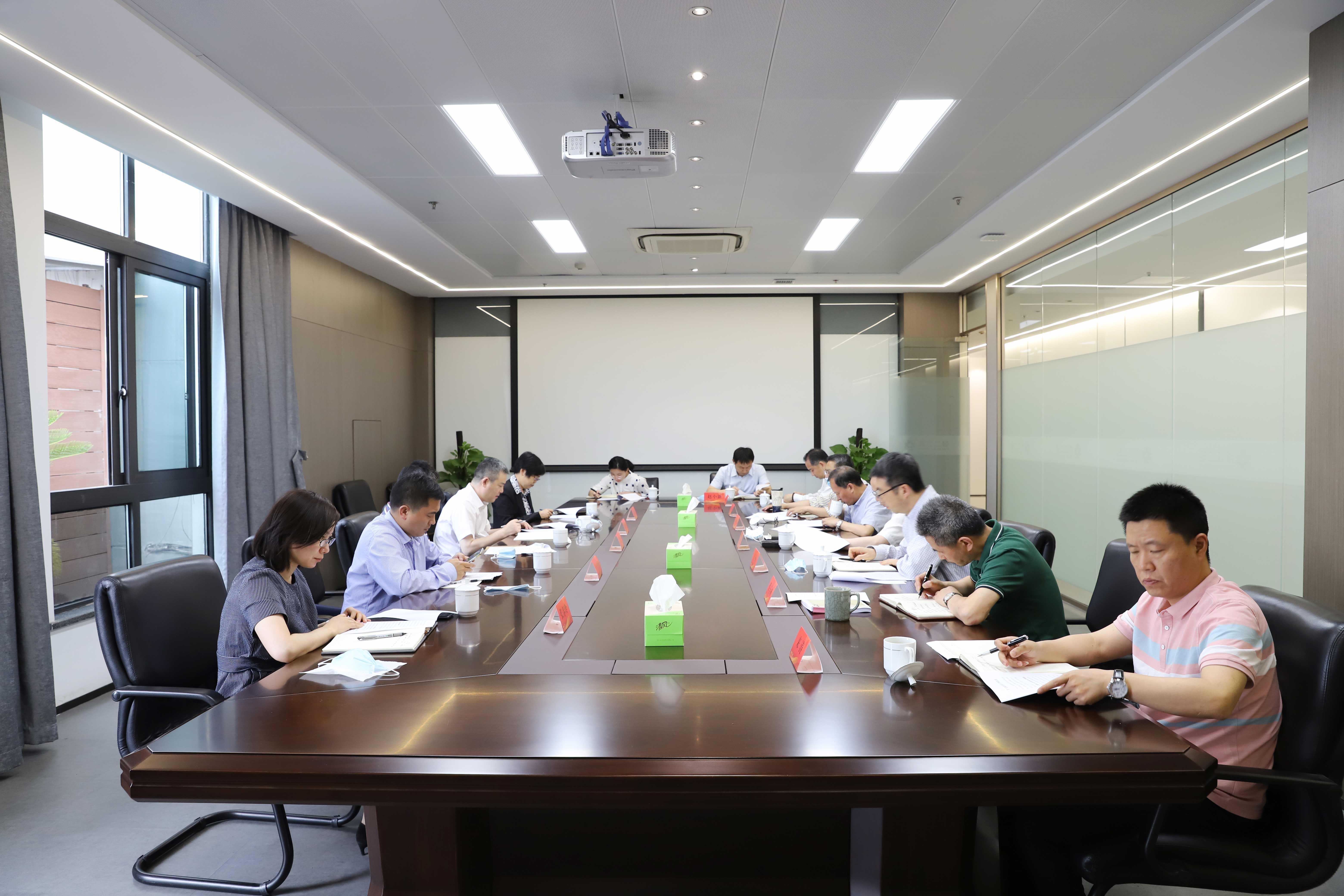 省國(guó)資委黨委委員方建平一行蒞臨集團(tuán)公司調(diào)研指導(dǎo)