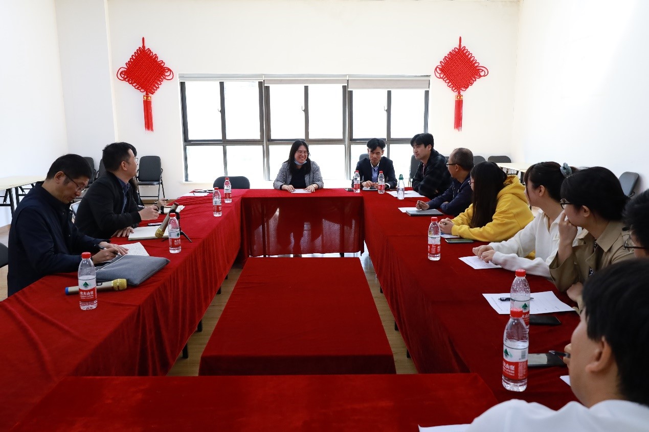 “兩會一日”丨商業公司召開青年員工座談會