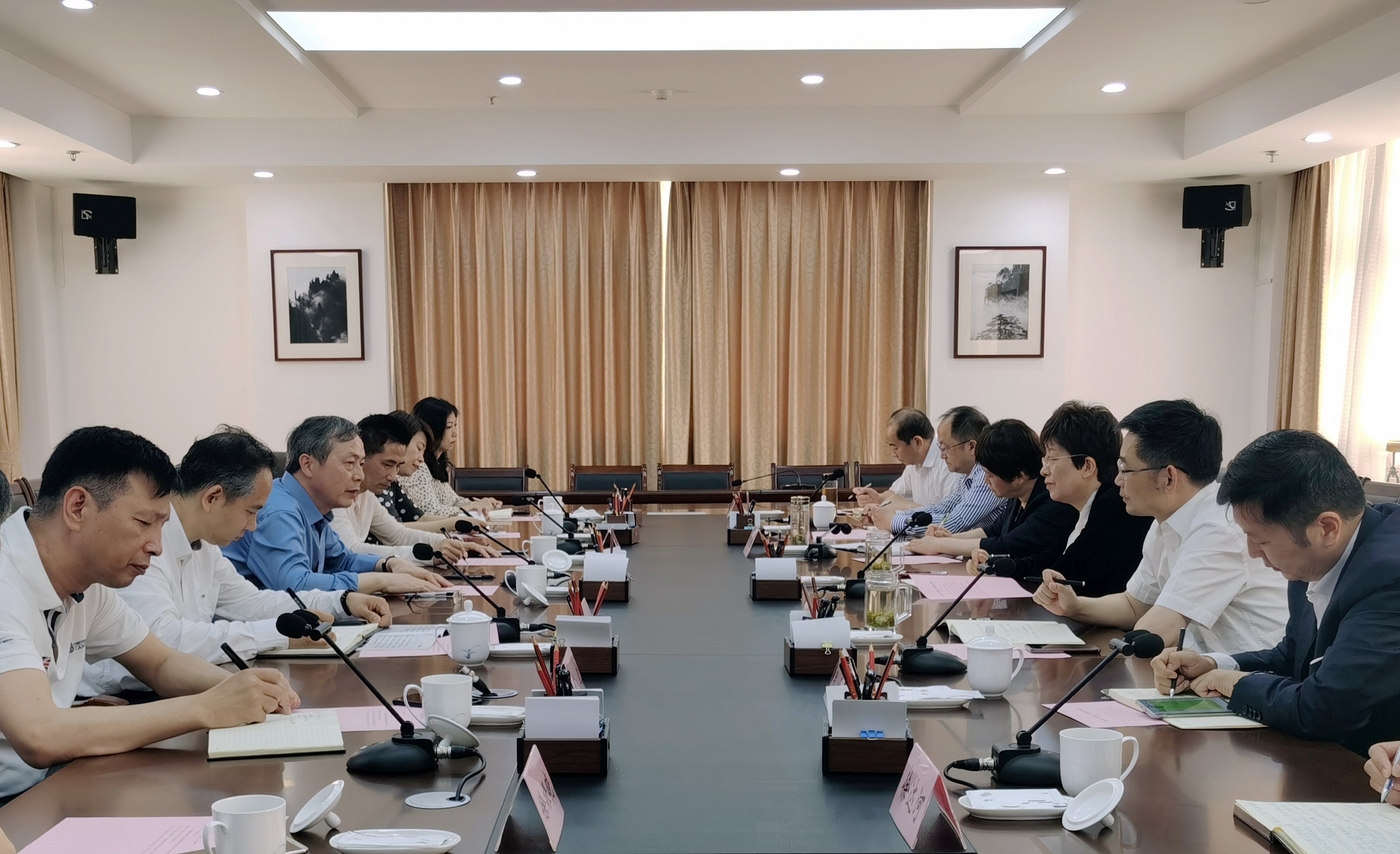 虞岳明帶隊赴安徽黃山市考察調研