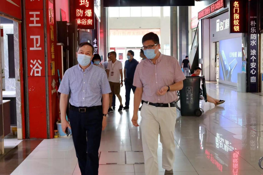 虞岳明赴二輕市場(chǎng)開(kāi)展安全生產(chǎn)檢查