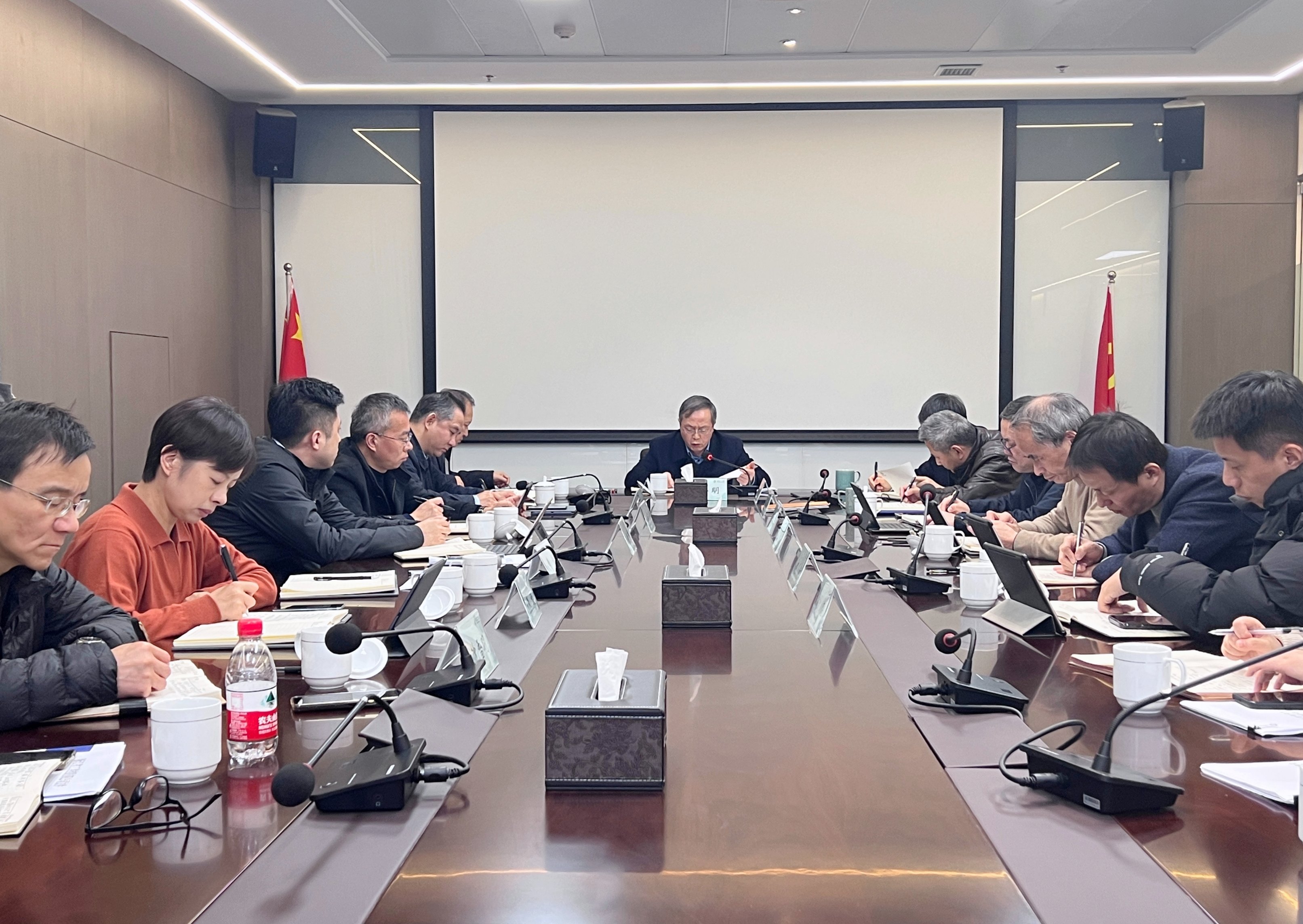 省二輕集團召開深化數(shù)字化改革專題黨委會