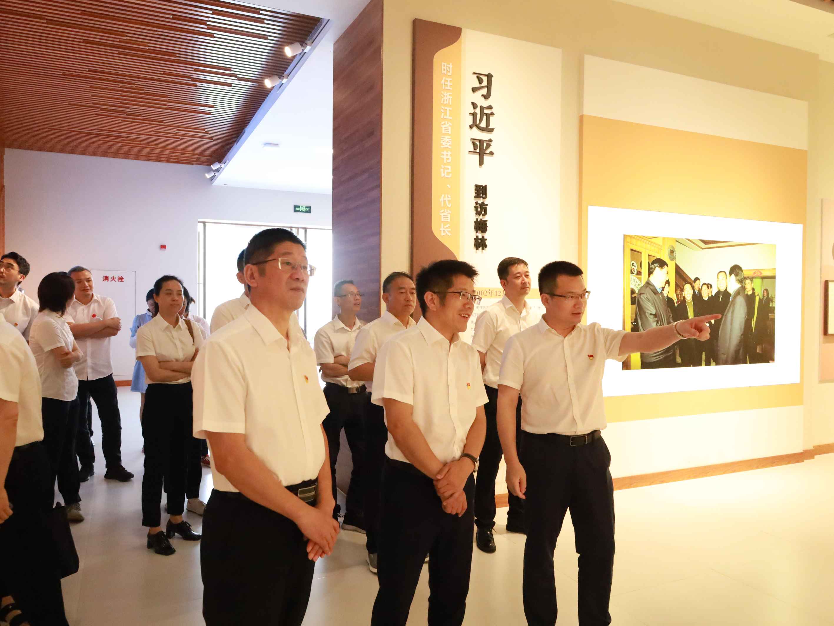 迎七一 學(xué)思想 商業(yè)公司黨總支赴梅林村 開展“循跡溯源促踐行”現(xiàn)場教學(xué)活動