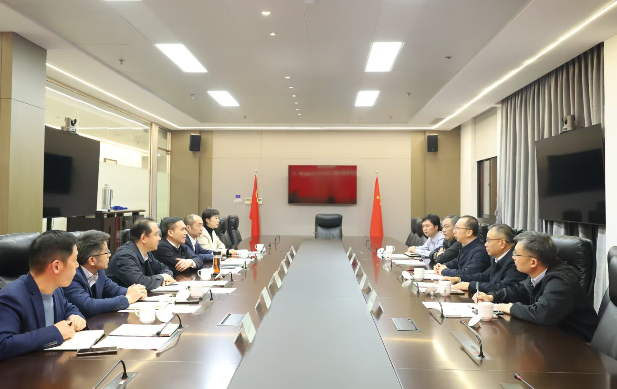 國家開發(fā)銀行浙江省分行楊志明一行到訪省二輕集團(tuán)