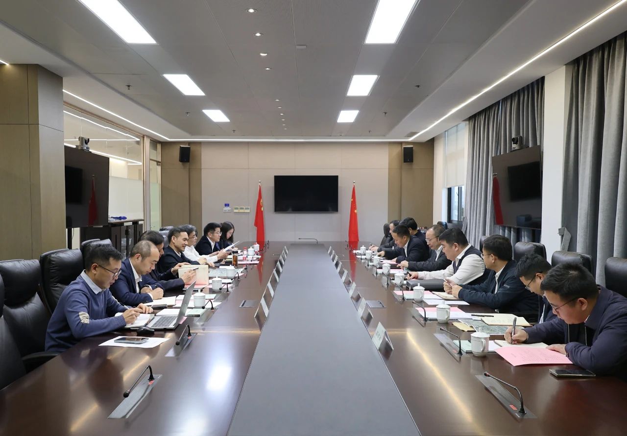 湖州市人大常委會副主任、吳興區委書記趙如浪一行到訪省二輕集團