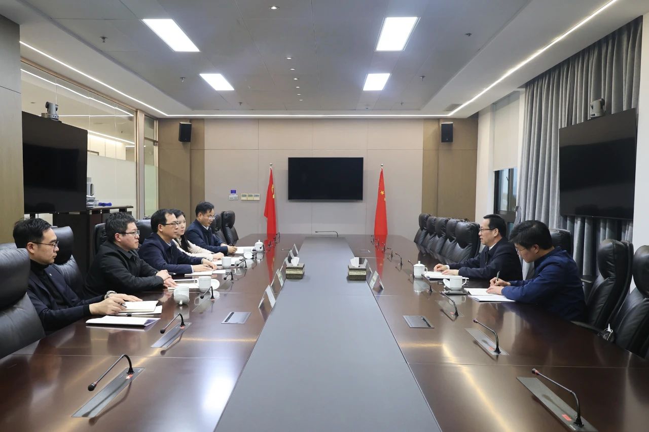 省國資委黨委專職副書記蒲曉斌到省二輕集團調研